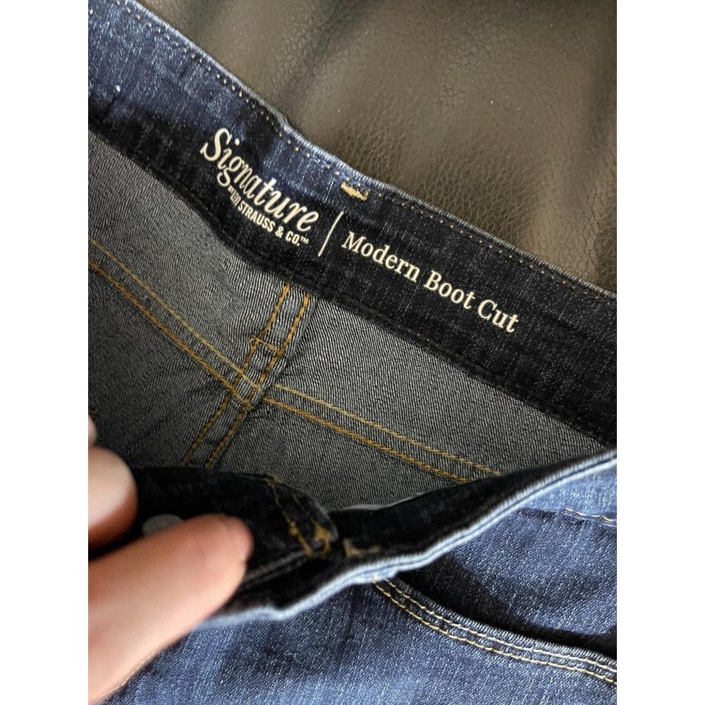 Women's Levis 27/32 Jeans Modern Boot Cut Dark - Image 9